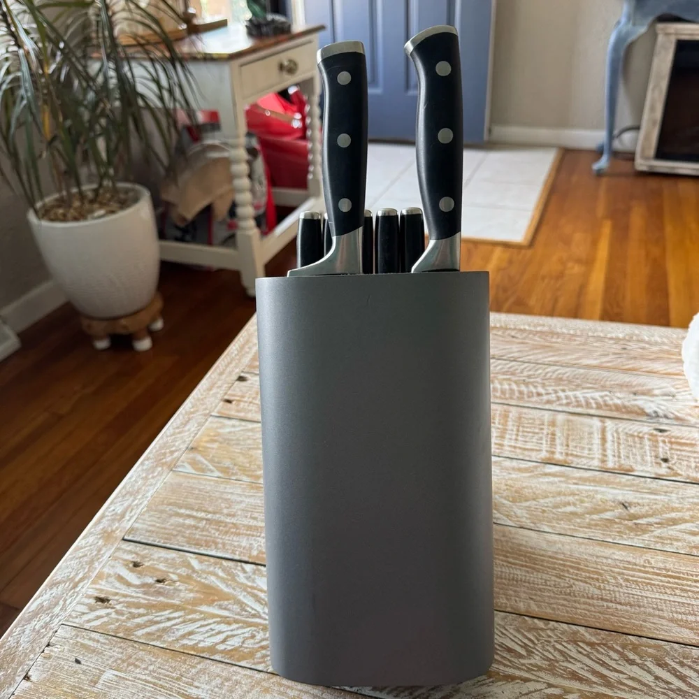 🔪Cuisinart Knife Set + Block🔪 (8 knives)